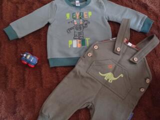 Костюм на мальчика 68см