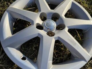 Оригинальные колпаки на Toyota Prius 20, R 16