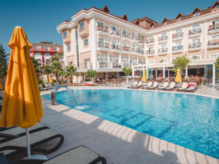 Работа в курортных отелях у моря.