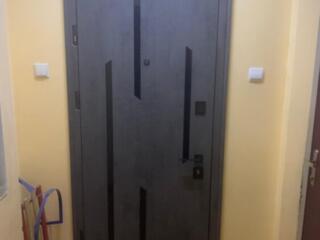 Продаж половини трикімнатної квартири, О. Пчілки 2б