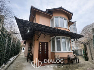 Casă cu 2 nivele, sect. Centru, str. Tudor Strișca, 227 mp+4,4 ari.