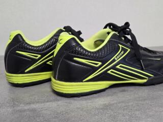 Продам обувь для футбола.