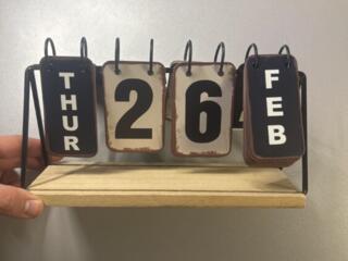 Продам ручной календарь