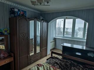 Предлагается к продаже трехкомнатная квартира на Заболотного. ...