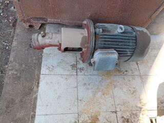 Продам электродвигатель с Гидро насосом 11 к/ватт 1500 об