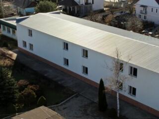 Центр, здание 1270 кв. м., 73 сотки. Ландшафтный дизайн территори.