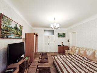 Сталинка, 1/3.