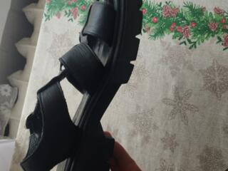 Продам кожаную обувь