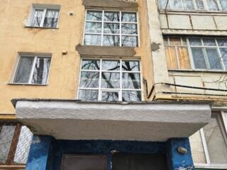 Чешской планировки. Просторная. Удобное место.