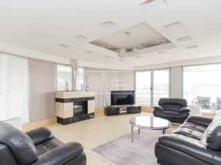 Vă propunem spre închiriere apartament cu 2 camere și living generos, 