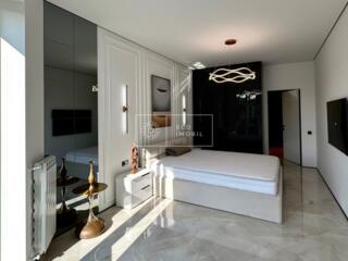 Vă propunem spre vânzare un apartament exclusiv situat în inima ...