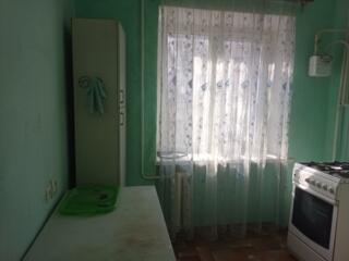 Аренда-1к/кв. 3 эт/5 кир. дома, 31/17/6; ЮТЗ-Молодогвард. ж/с,