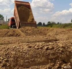 Приму землю, чернозем, жёлтую глину.