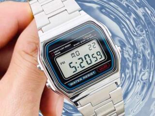 Часы классические с будильником и подсветкой в стиле Montana.