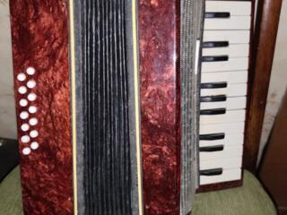 Продам Аккордеон ученический «Малыш»