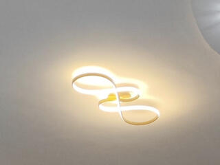 Продам люстры