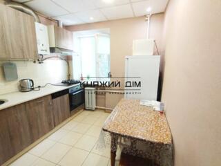 Оренда 2-х к.кв. метро Печерська - 10 хв. пішки, по вул. Коновальця ..