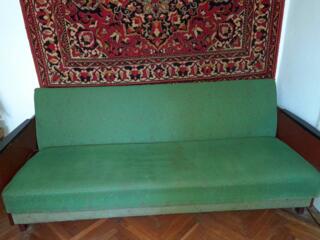 Диван-книжка раскладной, двухспальный. Возможен торг
