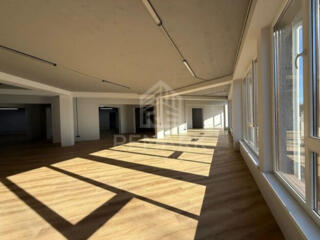 Chirie spatiu comercial cu iesire directa pe Viaduct! Cu o suprafata .