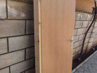 Продам б. у. дверь