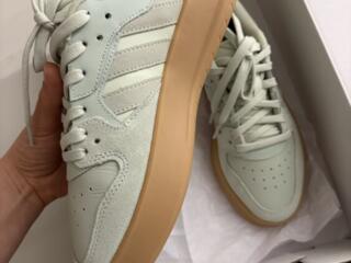 Оригинальные новые кроссовки