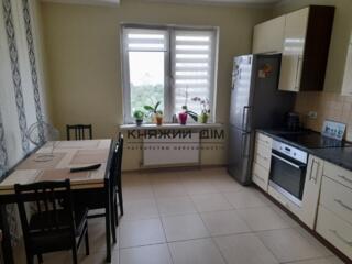 Оренда 2-кімнатної роздільної квартири по вулиці Урлівська 24, поверх 