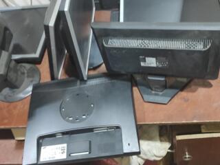 Оптовая распродажа 10 мониторов 17-19дюймов-300 рублей.