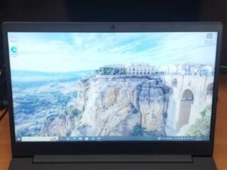 Продам ноутбук Lenovo V15-llL состояние нового.