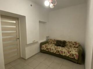 Николаевская дорога, 2-х комнатная вблизи моря со своим двориком!