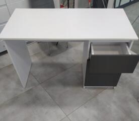 Стол письменный 1.20 на 60,высота 75