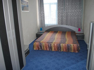 Оренда трикімнатної квартири на Подолі,м.Контрактова площа, 4 поверх .