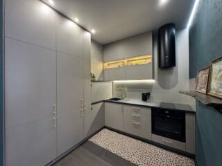 Предлагается к продаже 1-комнатная квартира дизайнерским ремонтом. ...