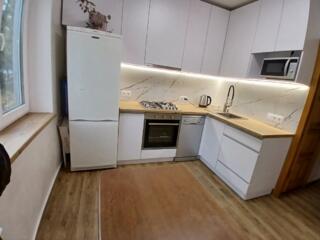 2 кв. просп. Бажана 9-А, Харківський массив