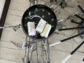 Люстра и светильник по договорной цене