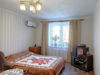 Грушевского/Ядова: продам уютную квартиру в кирпичном доме на Слободке