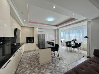 Spre atenția dumnevoastră, apartament cu 2 odăi și living comasat cu .