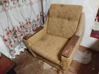 КРЕСЛО с ДЕРЕВЯННЫМИ подлокотниками на перетяжку или дачу
