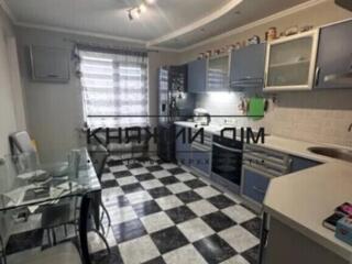 Продаж 2 кімнатної квартири по вул. Урлівська 9. Квартира розташована 