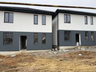 Двухэтажный дом с землей в "Червоном хуторе"