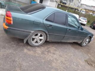 Разбираю mercedes 202 2.0 бензин газ пропан