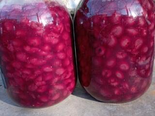 Черешня в собственном соку.