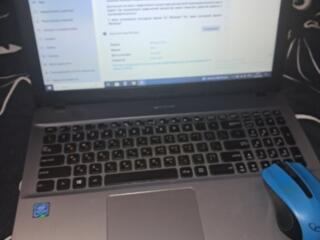 Продам ноутбук Asus в идеальном состоянии