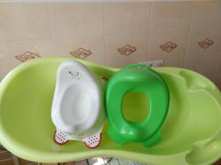 Продается детская ванночка, горшок, крышка на унитаз