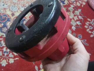 Продам тиски, лерки.