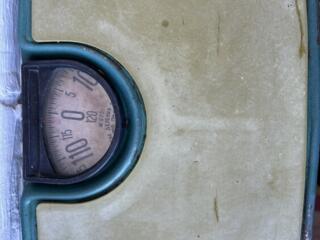 Советские полностью исправные напольные весы