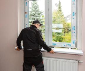 Остекление балконов и лоджий — пластиковые окна