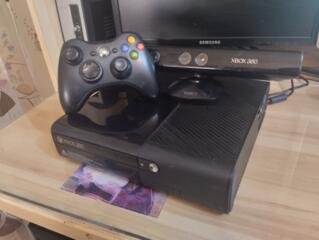 Xbox super slim 256gb, kinect, 1 джойстик + 4 игры