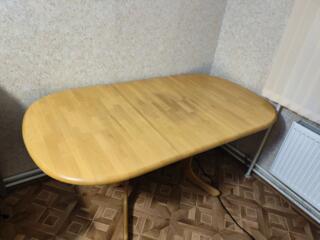 Продам хороший немецкий деревянный стол