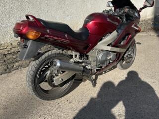 Kawasaki ZZR600