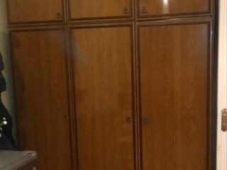 Приму в дар мебель б/у, шкаф купе, кухню, табуретки, стулья, стол и др